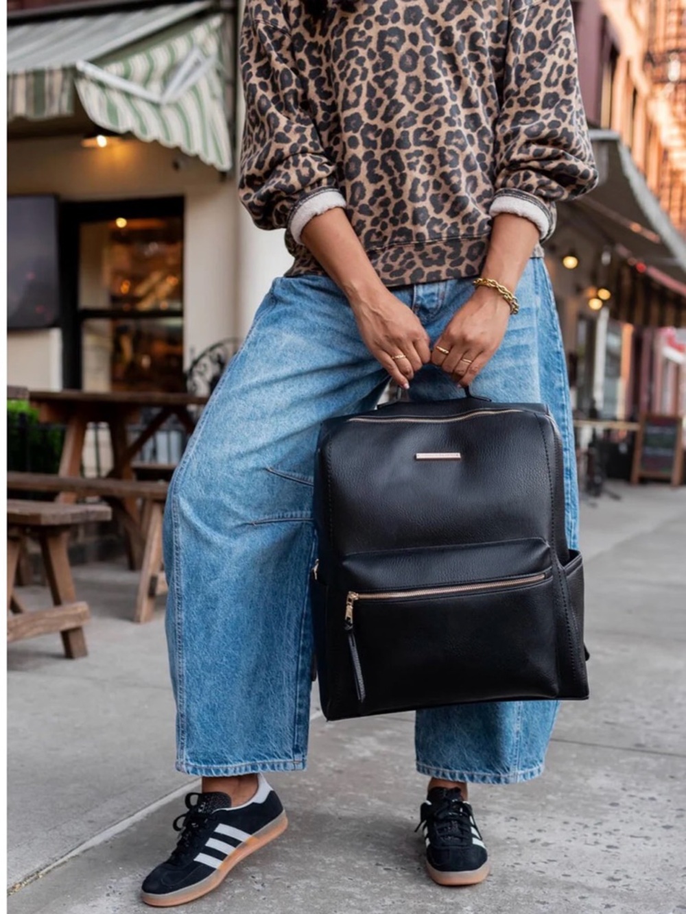 Poppy & Peonies Brand NWT Nomad Backpack in Berry. - Picture 7 of 10